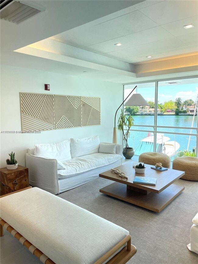 Building Photo - 5900 Collins Ave