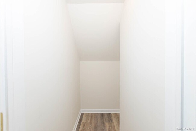 Building Photo - 105 Flurry Ln