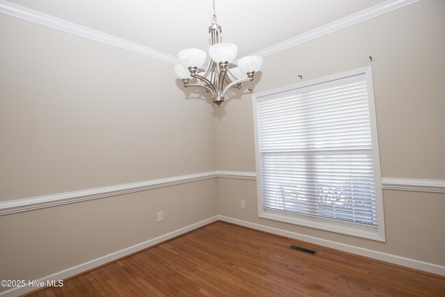 Building Photo - 102 Newington Way