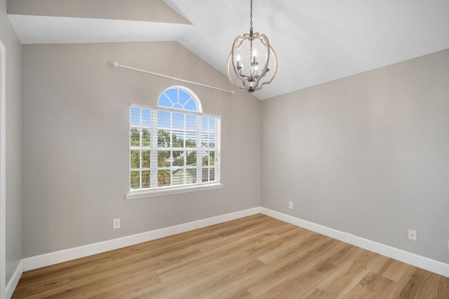 Building Photo - Spacious 2BR/2BA third floor South Tampa c...
