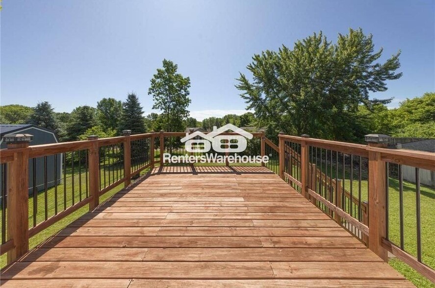 Building Photo - 10815 Matthew Dr