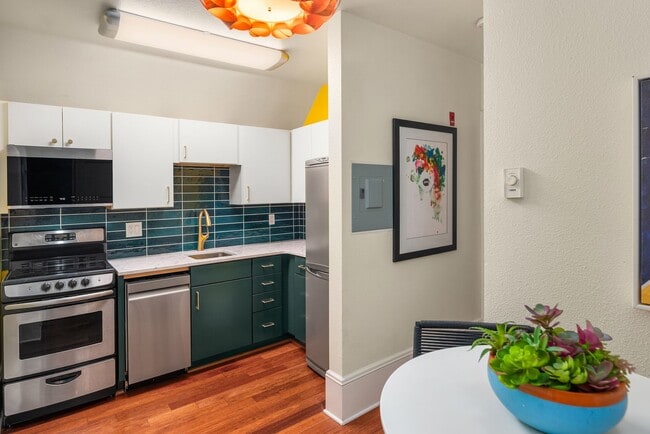 Building Photo - Quiet Corner of Capitol Hill in a Classic, Beautiful Home