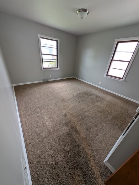 Building Photo - 807 Arlington Ave