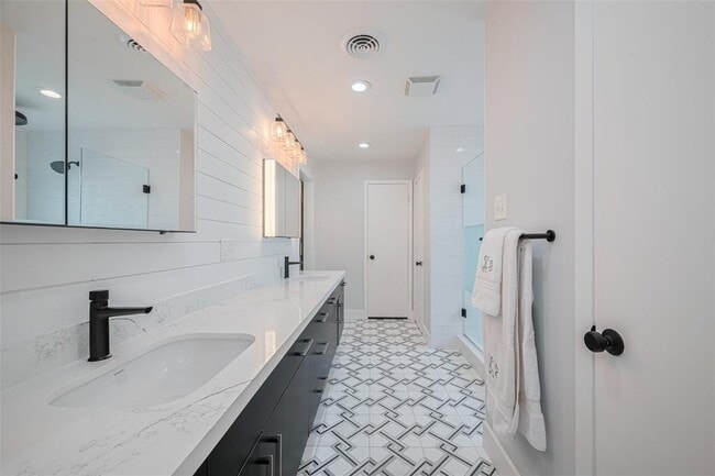 Building Photo - 13622 Comely Ln