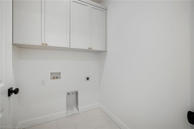 Building Photo - 7627 Woodbine Ln