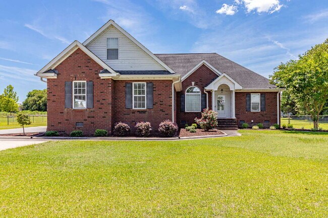 Building Photo - SPACIOUS Brick Home in Lane Tree (Goldsboro)! 3 Bedroom | 2 Bath w/ Bonus Room & 2-Car Garage