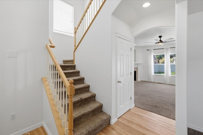 Building Photo - 3053 E Calabria Dr