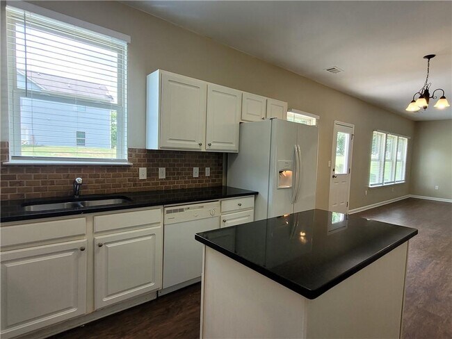 Building Photo - 6010 Stonebrook Ln