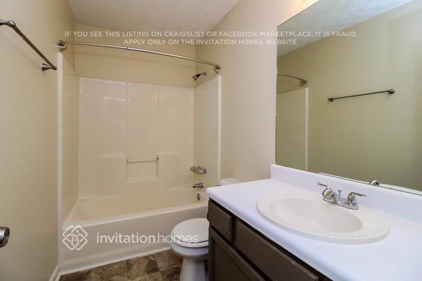 Building Photo - 3517 Willow Tree Cir