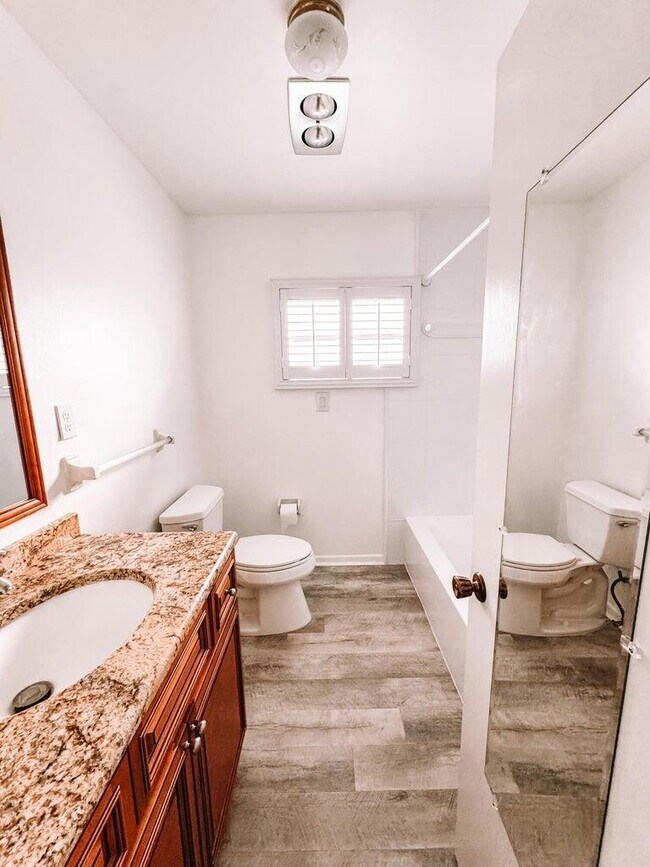 Building Photo - 8053 SE Carlton St