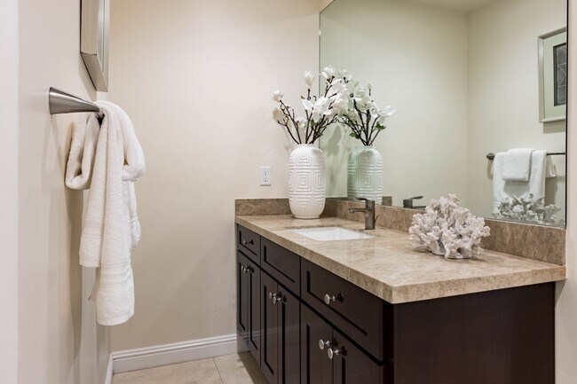 Building Photo - Meticulously Upgraded Los Altos Estate on Over an Acre