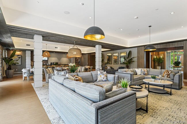 Building Photo - 4180 Sunrise Hwy