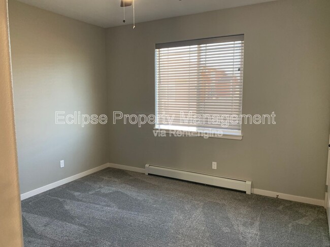 Building Photo - 511 Crestone Ave