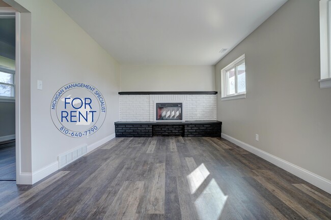 Building Photo - 5093 Spinning Wheel Dr