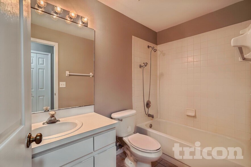 Building Photo - 5813 Erhardt Dr