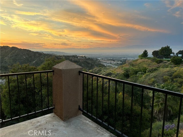 Building Photo - 2620 Avenida Del Vista