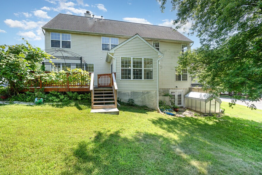 Building Photo - 200 Woodgreen Cir