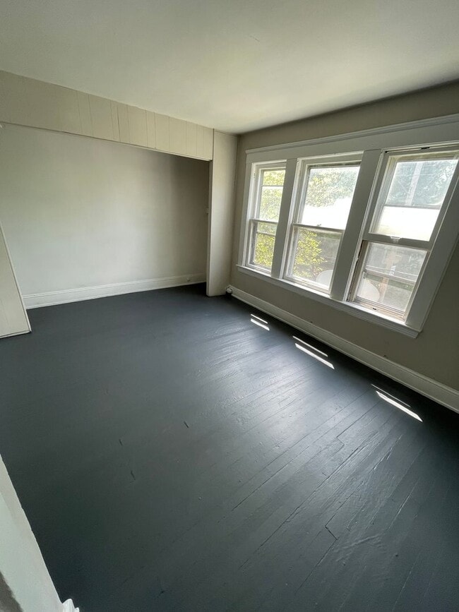 Building Photo - Section 8 Accepted!