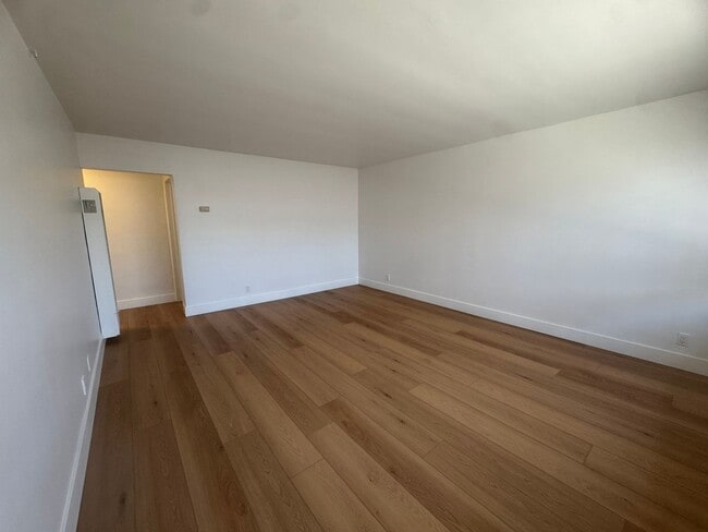 Building Photo - 4018 W 142nd St