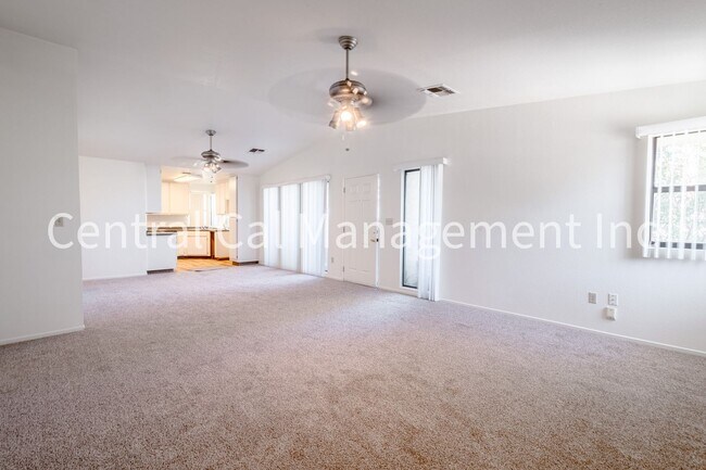 Building Photo - 4207 Eton St