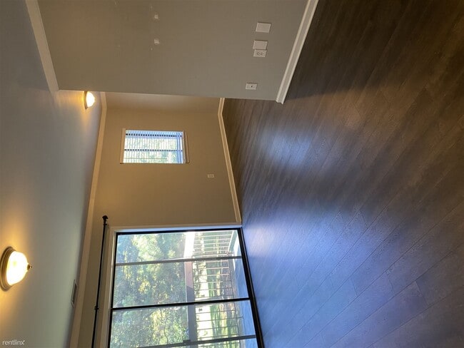 Building Photo - 1 br, 1 bath Condo - 33903 Pondview Cir