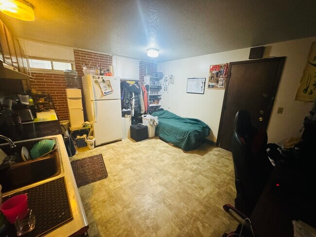 Building Photo - 429