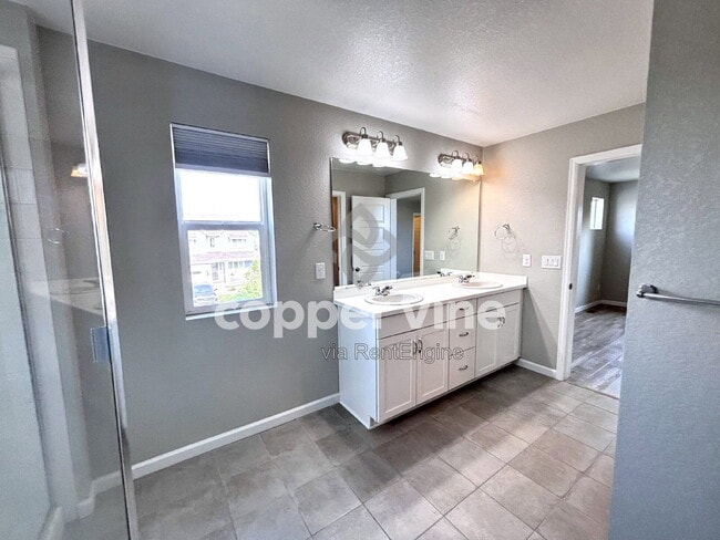 Building Photo - 510 W 175th Pl