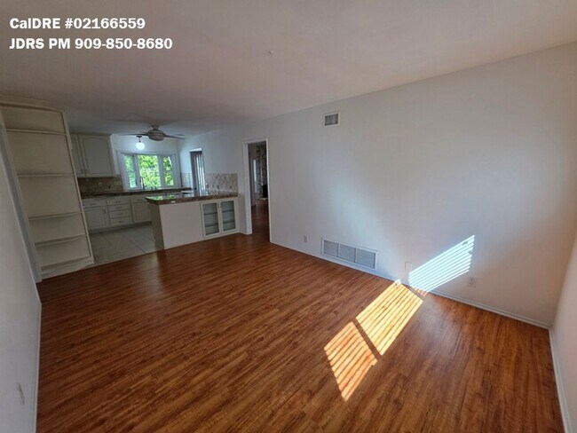 Building Photo - Irvine 3 Bedroom Home With Pool