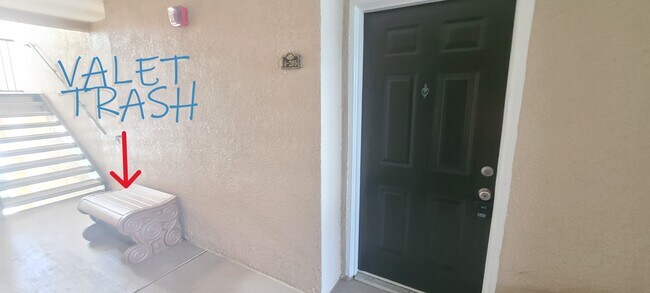 Building Photo - 940 Village Trail