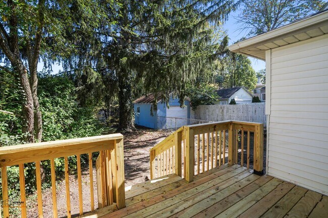 Building Photo - Spacious 3 Bed, 2 Bath in Newark - Move-In...