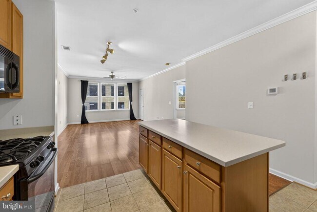 Building Photo - 12001 Market St