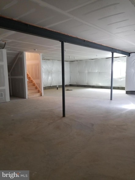 Building Photo - 4301 American Pl