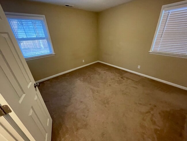 Building Photo - Great Ranch Home in Norfolk