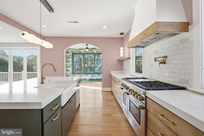 Building Photo - 1618 N Danville St