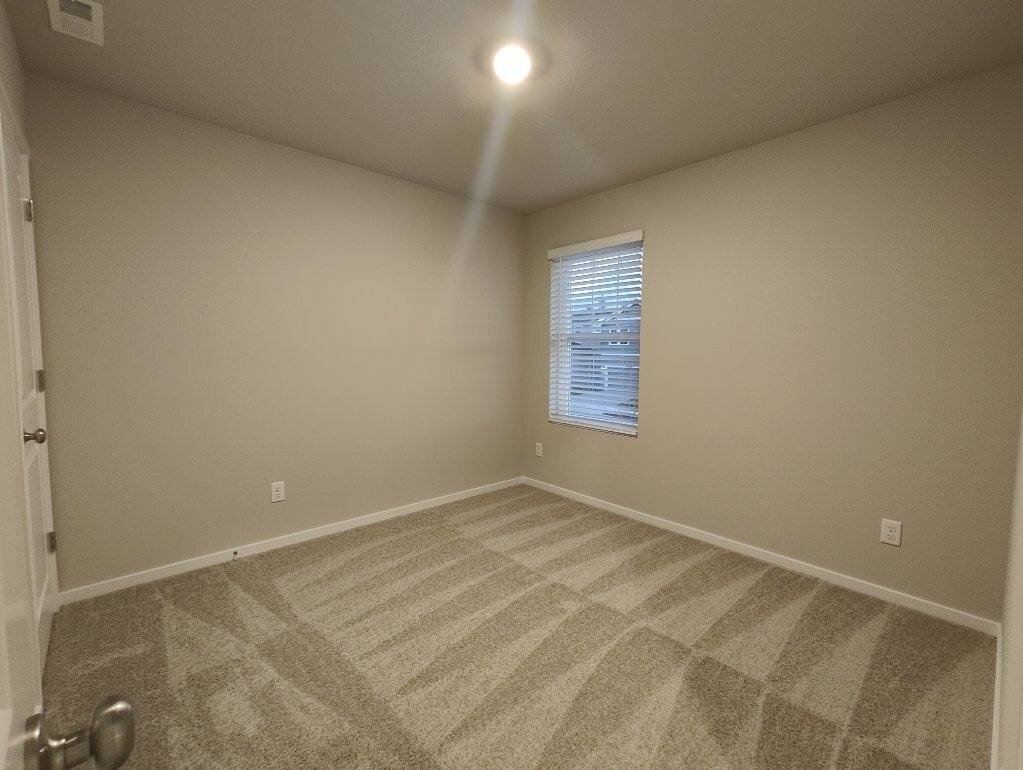 Building Photo - 1429 SW Pendleton Way