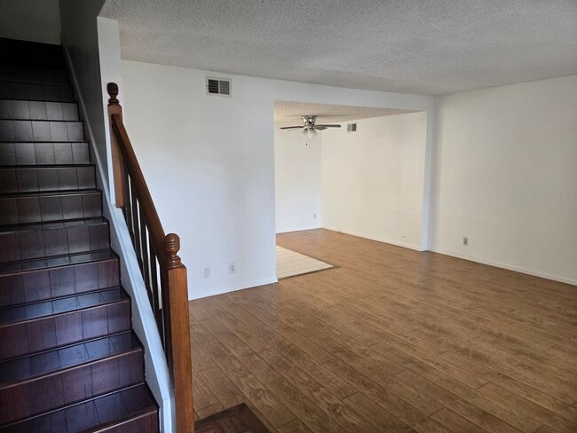 Building Photo - Condo Near Oxnard College