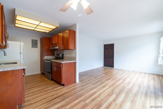 Building Photo - Desirable 2BR/1BA/1PKG in Waipio!! 94-1041...