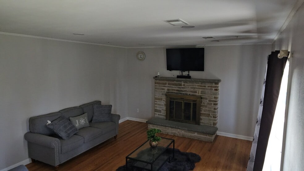 Building Photo - 2505 McKenzie Rd