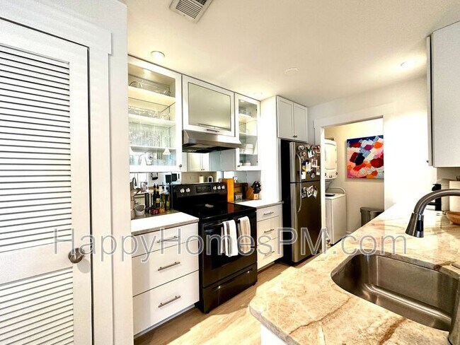 Building Photo - 278 Alexandra Dr