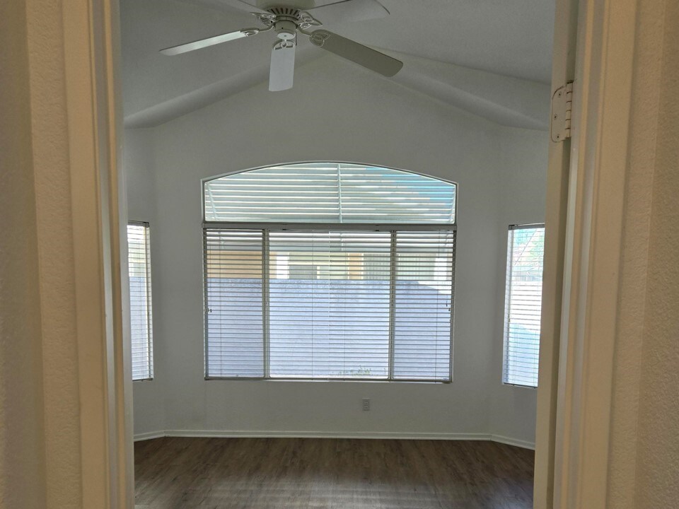 Building Photo - 26805 China Dr