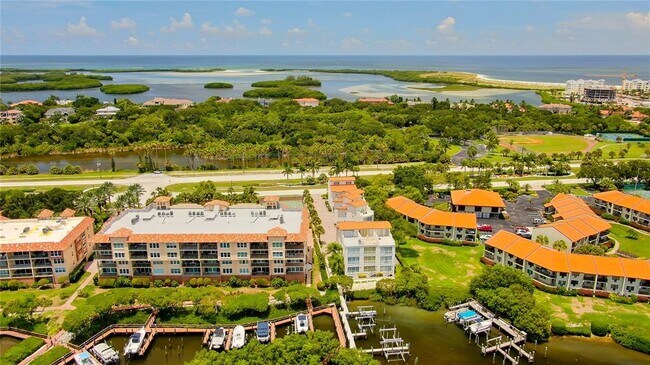 Building Photo - 1575 Pinellas Bayway S