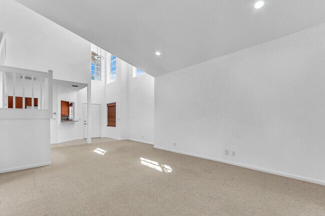 Building Photo - 479 Tequesta Dr
