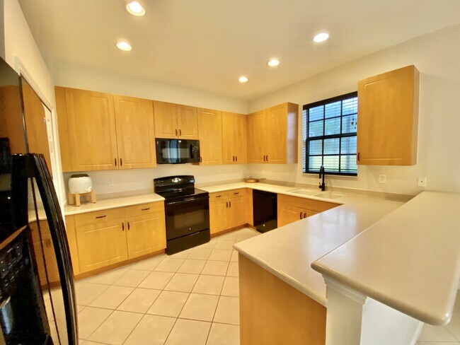 Building Photo - 7472 Bristol Cir