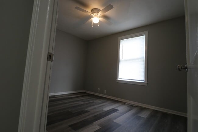 Building Photo - 1324 N 5th St