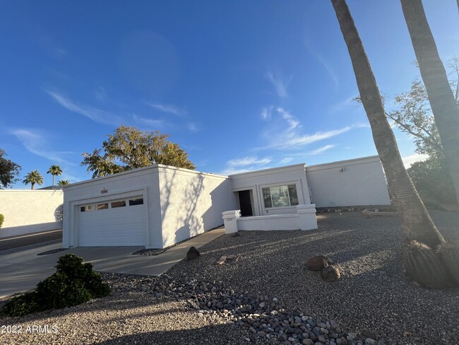 Building Photo - 1209 E Acoma Dr