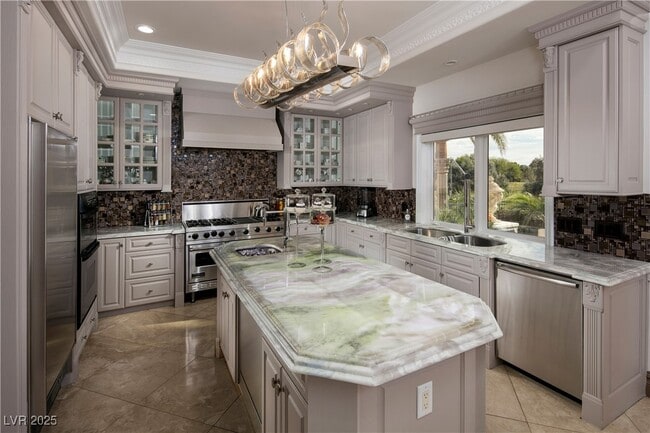 Building Photo - 8801 Palm Greens Ct