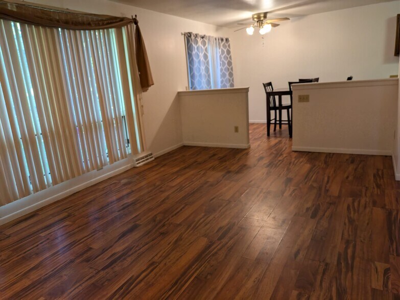 Building Photo - 2101 Adderbury Cir