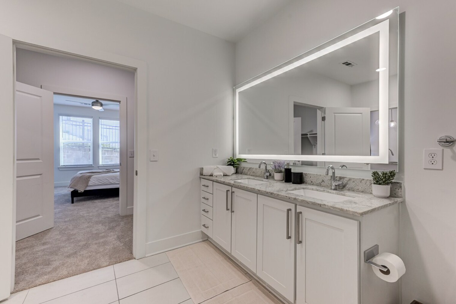 Building Photo - 308 Gibson St SE