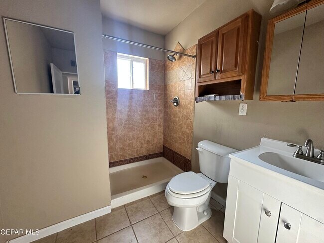 Building Photo - 7224 Dale Rd