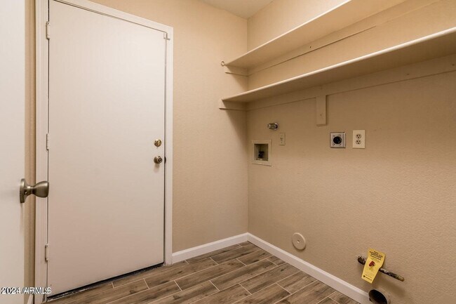 Building Photo - 8564 W Ocotillo Rd